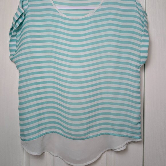 A.N.A A New Approach Women’s Blouse Medium Green White Striped Sheer Layered Hem - Picture 2 of 7
